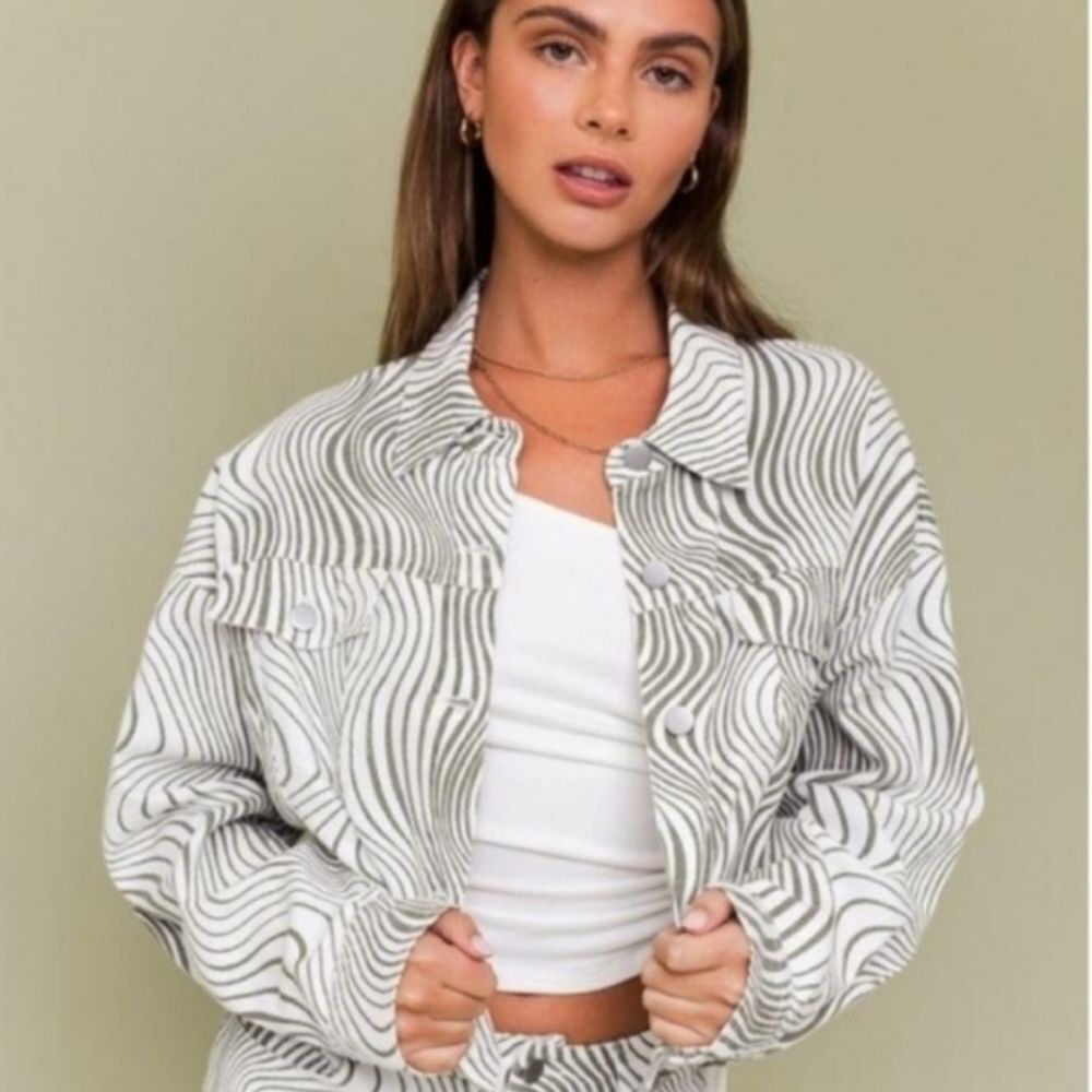 NWT Le Lis Wavy Cropped Moving Along Denim Jacket Upcycled Statement - Picture 2 of 12